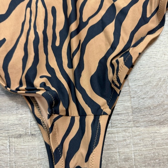 J Crew Swimsuit One Piece Wide Strap Zebra Print Brown Black Size 10 Style AG096 - Picture 3 of 9